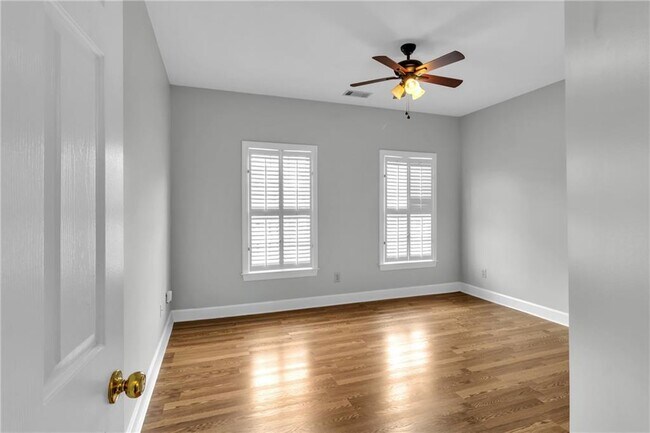 Building Photo - 1085 Castle Pointe Ln
