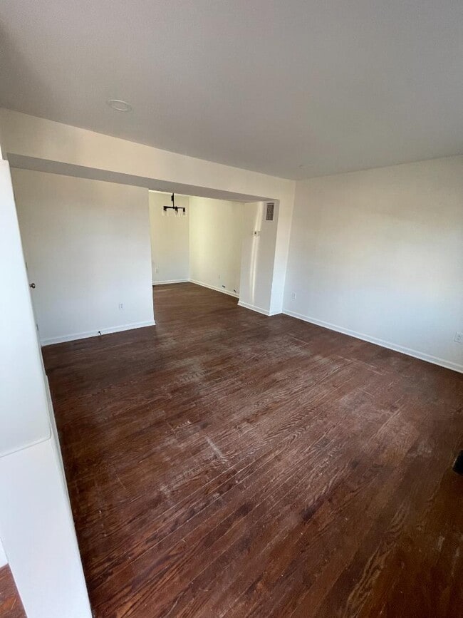 Building Photo - 122 S Shenandoah Ave