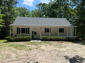 Building Photo - Incredible Home in New Kent County