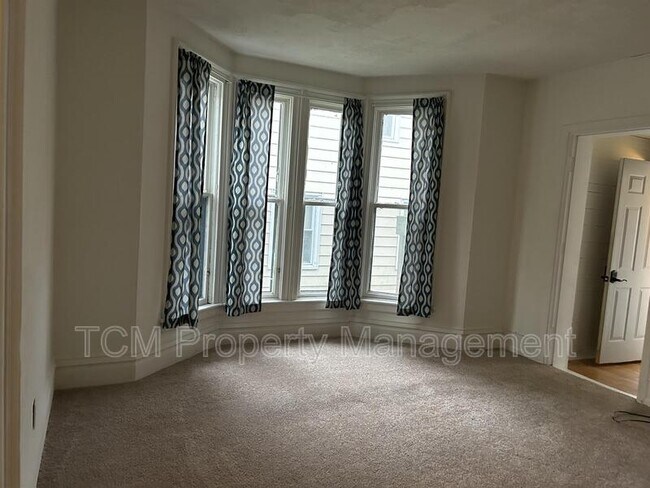 Building Photo - 1308 E North St