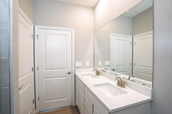 Building Photo - 4008 Westwood Flds Lp