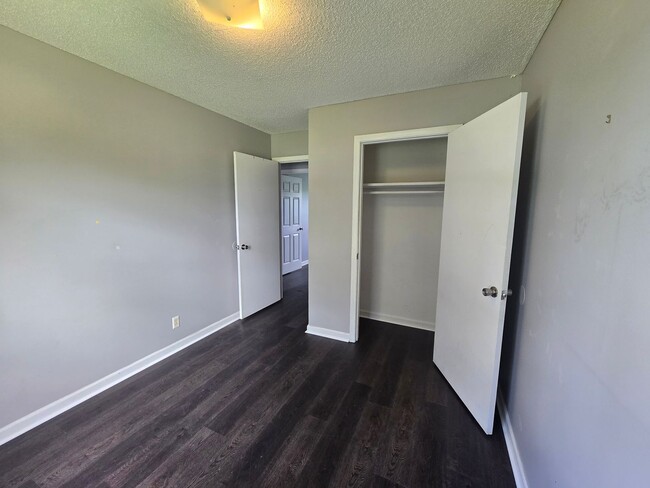 Building Photo - SPECIAL 1/2 OFF 1st Month's Rent