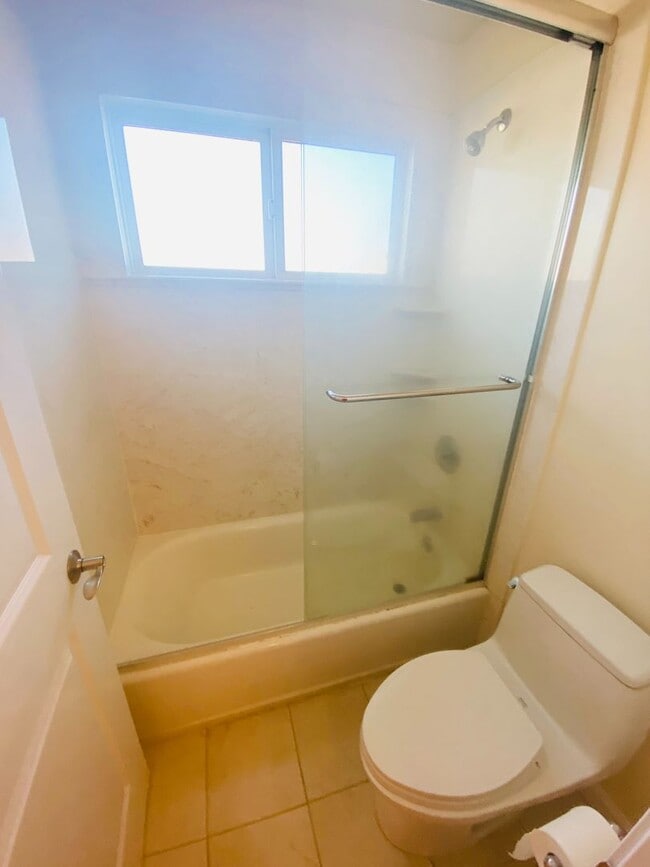 Building Photo - Beautiful Townhome in Downtown San Jose.  ...