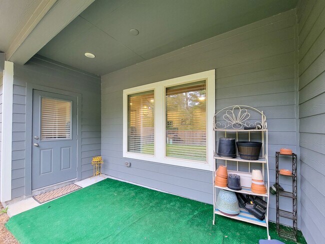 Building Photo - 6523 Fiddlewood Thicket Ln