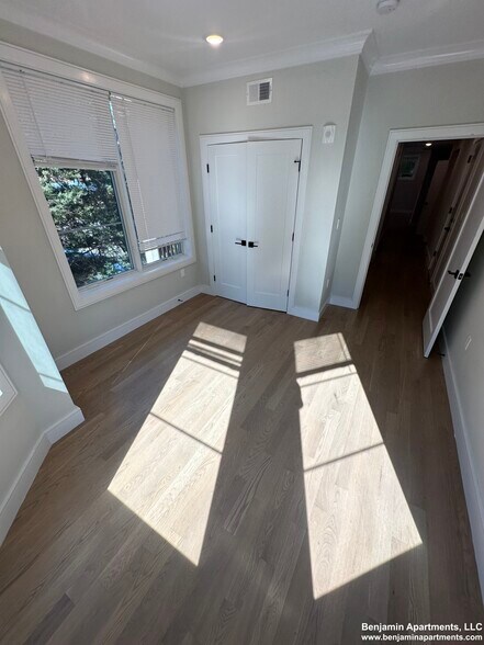 Building Photo - 104-106 Warren St. Unit 3