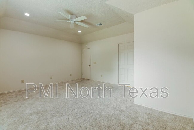 Building Photo - 1410 Nest Pl