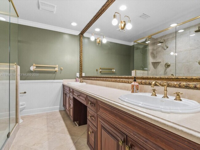 Building Photo - 2648 NE 26th Ave