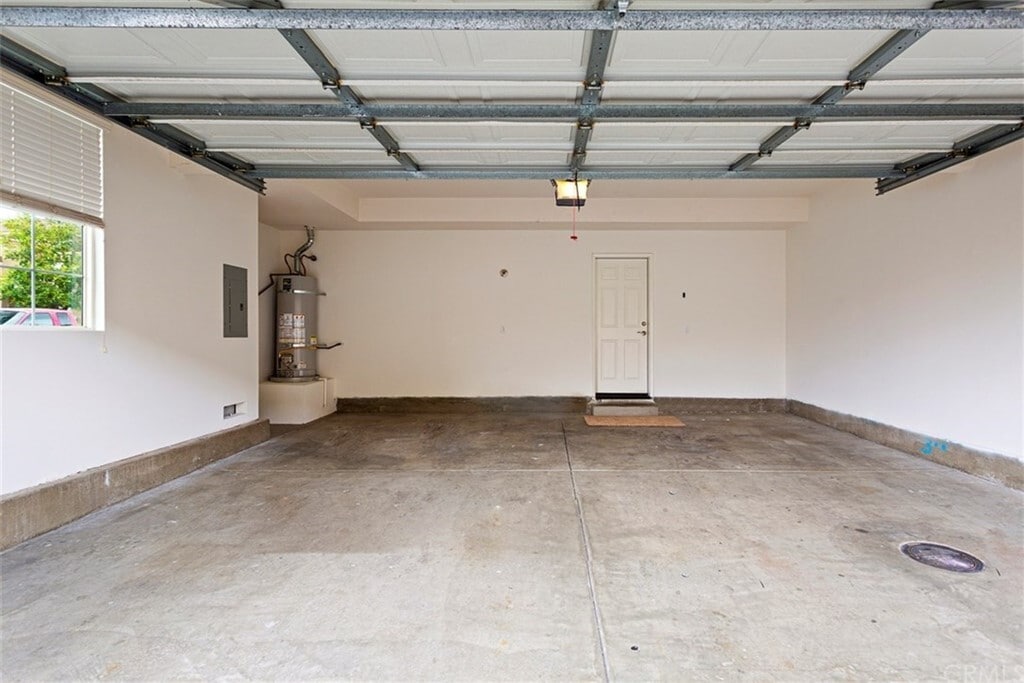 Building Photo - 41865 Davenport Way