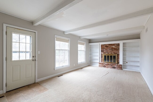 Building Photo - 3 Bed Home in Cul-de-Sac Great Location
