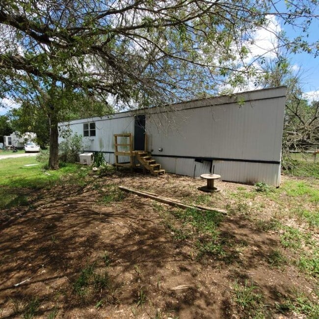 Building Photo - 2 BD 1 BA Mobile in Quiet Park Available Now!