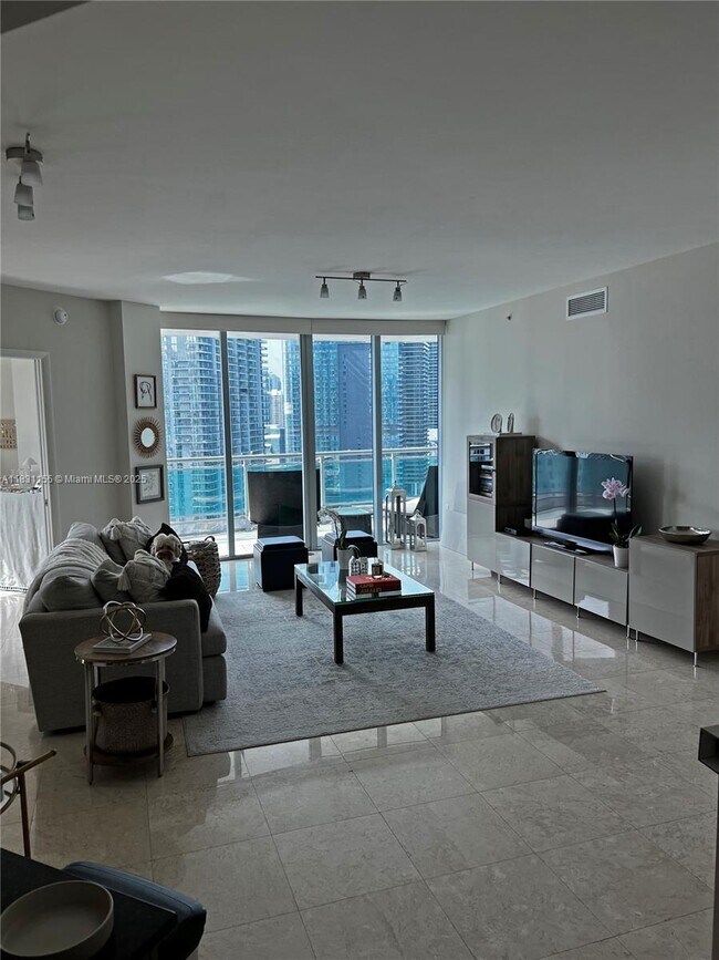 Building Photo - 350 S Miami Ave
