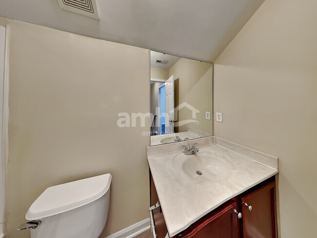 Building Photo - 228 Haywood Ln