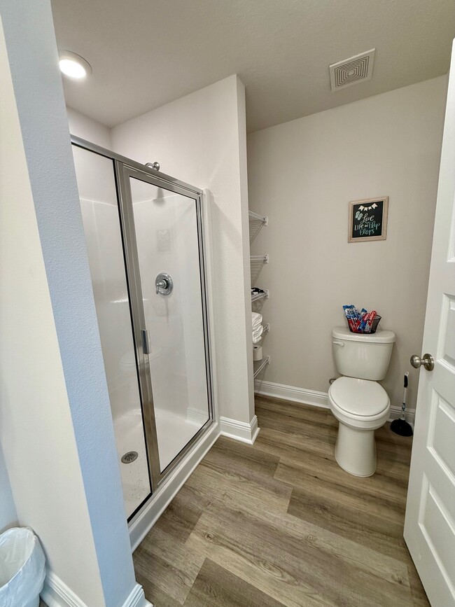 Building Photo - 5676 Sandy Walk St