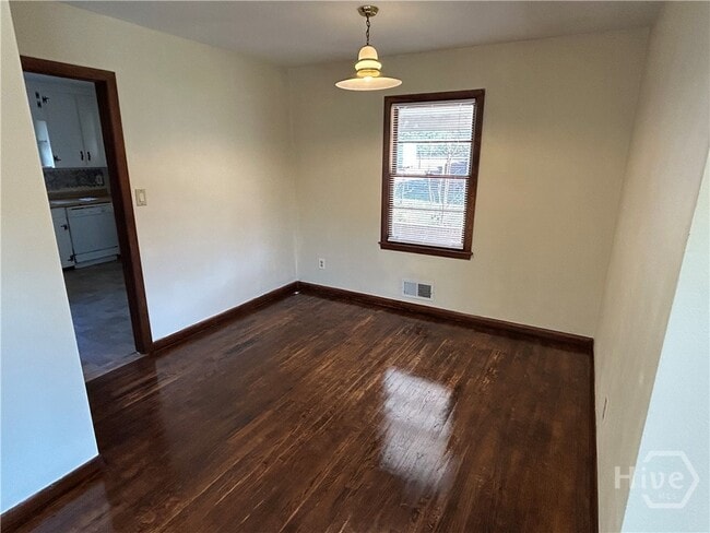 Building Photo - 190 Northcrest Dr