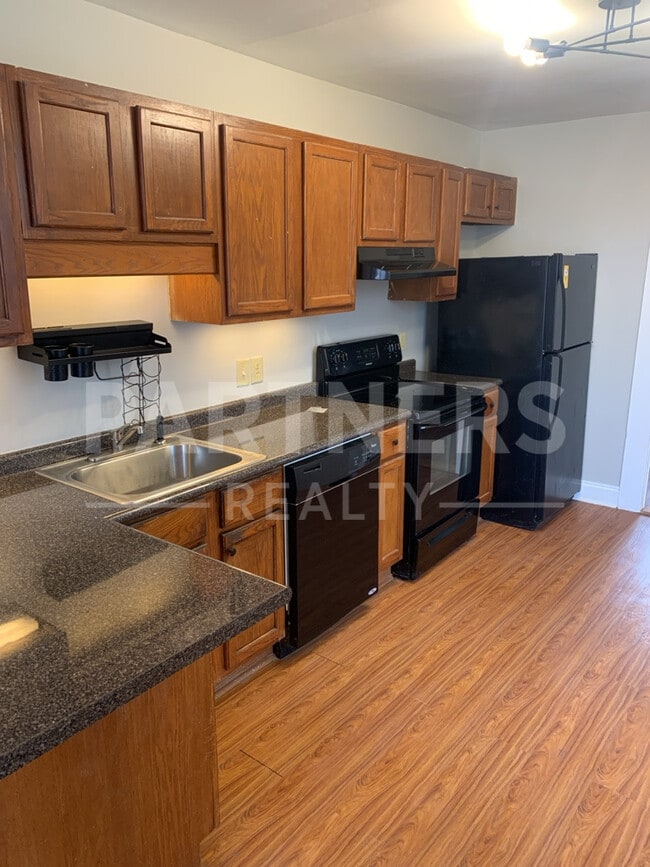 Building Photo - 121 Hanrick St