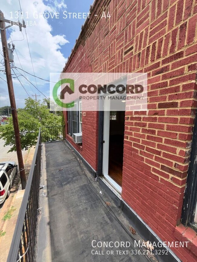 Building Photo - 1311 Grove St