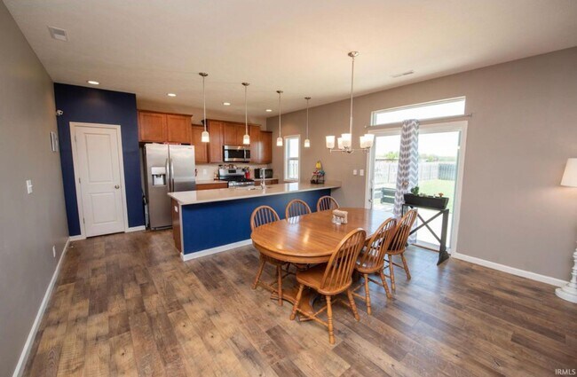 Building Photo - Beautiful Ranch Home with Open Floor Plan, Private Backyard & Luxurious Primary Suite