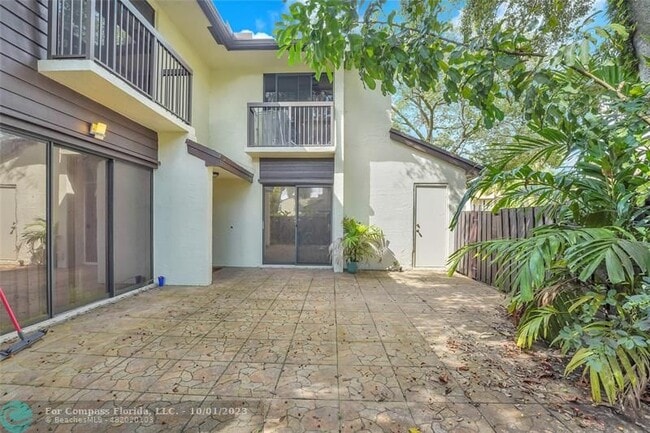 Building Photo - 3655 Cocoplum Cir