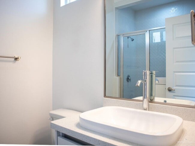 Building Photo - 7 W Marlin St