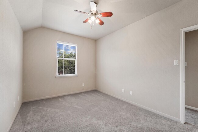 Building Photo - 115 Black Swan Pl