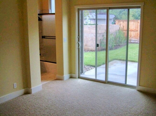 Building Photo - One Time-Lease-Up Adorable Craftmans Style...