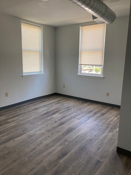 Building Photo - 2513 Frankford Ave