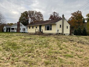 Building Photo - Beautiful newly remodeled single family ho...