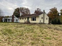 Building Photo - Beautiful newly remodeled single family ho...