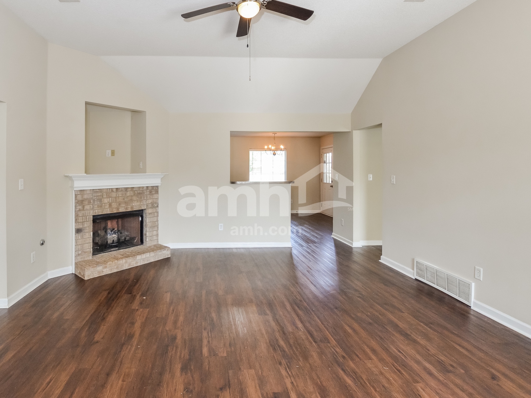 Building Photo - 1110 E Cortona Cir
