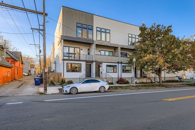 Primary Photo - City Park West Home Available Immediately!