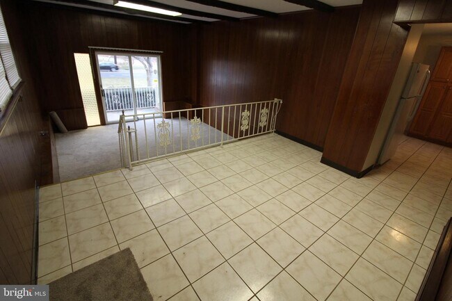 Building Photo - 4032 Quakerbridge Rd