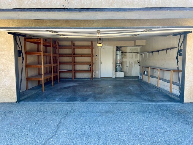 Building Photo - 817 Quail Ln