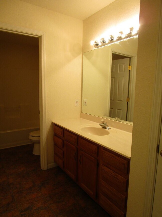 Building Photo - 4404-4404 W Jeana Ct