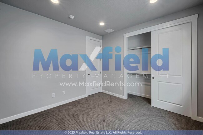 Building Photo - Brand New - Modern Living / 4BD 2.5 BTH 2GAR / Home in Lehi