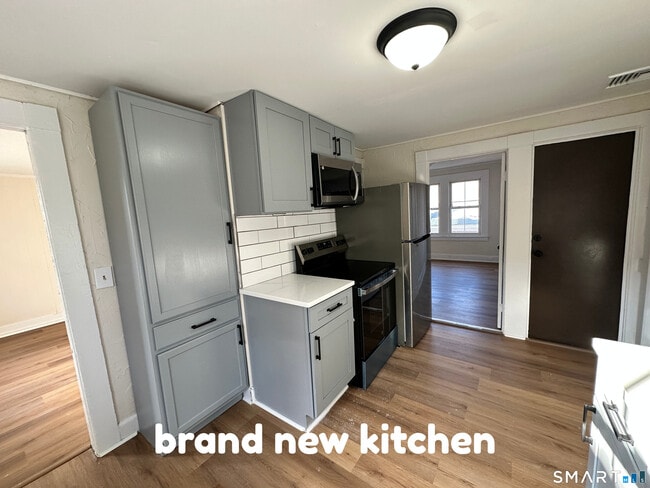 Building Photo - 21 Williams St