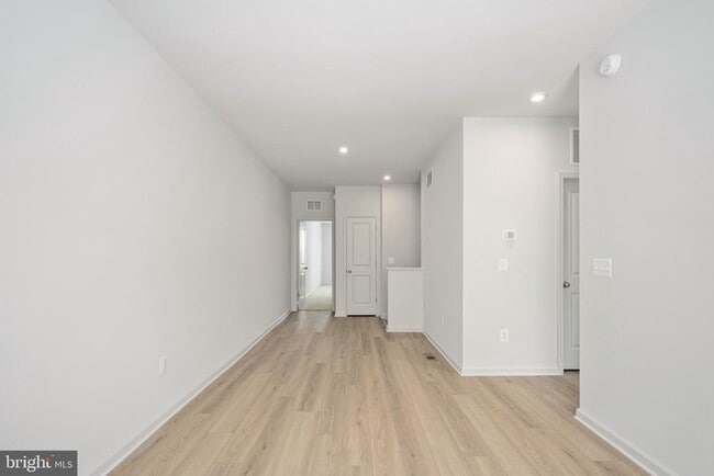 Building Photo - 2630 Neabsco Common Pl