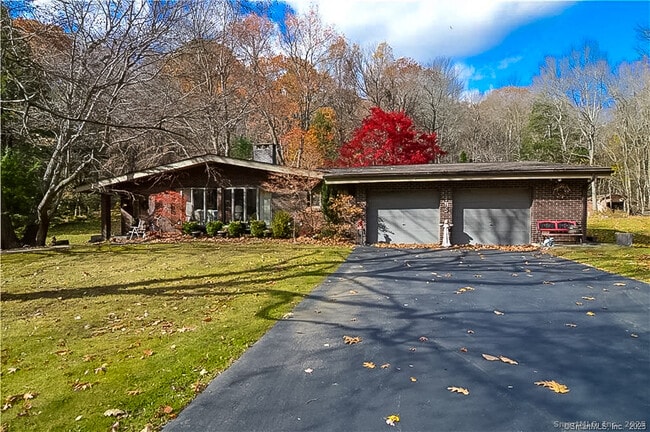 Primary Photo - 185 Catering Rd