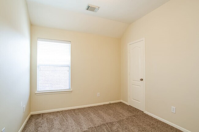 Building Photo - 30723 Ginger Trace Dr