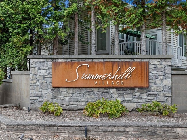 Building Photo - Available Now - 2 Bed/2 Bath End Unit Townhouse with Garage - Issaquah