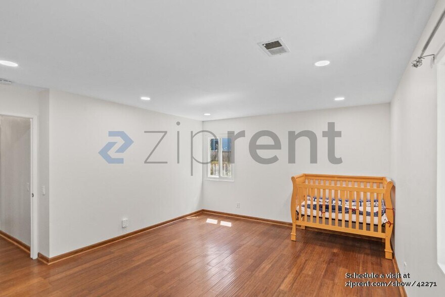 Building Photo - 3708 Dundale Dr