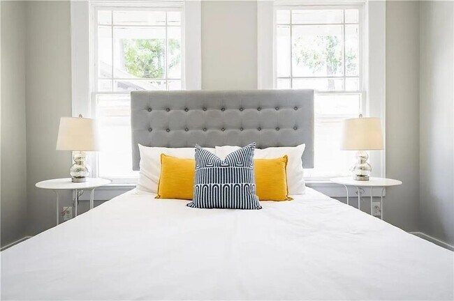 Building Photo - 943 Rose Cir SW