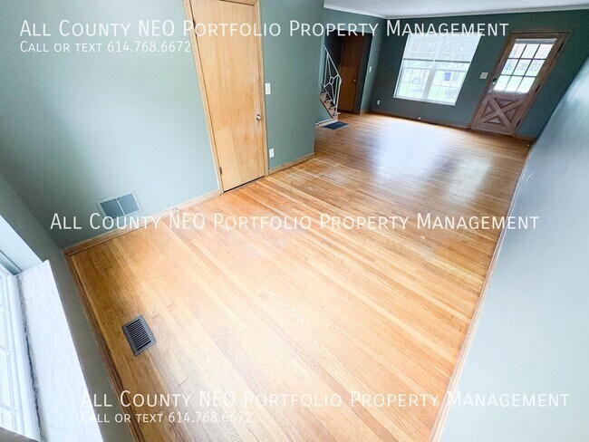 Building Photo - 2139 Ridgeview Rd