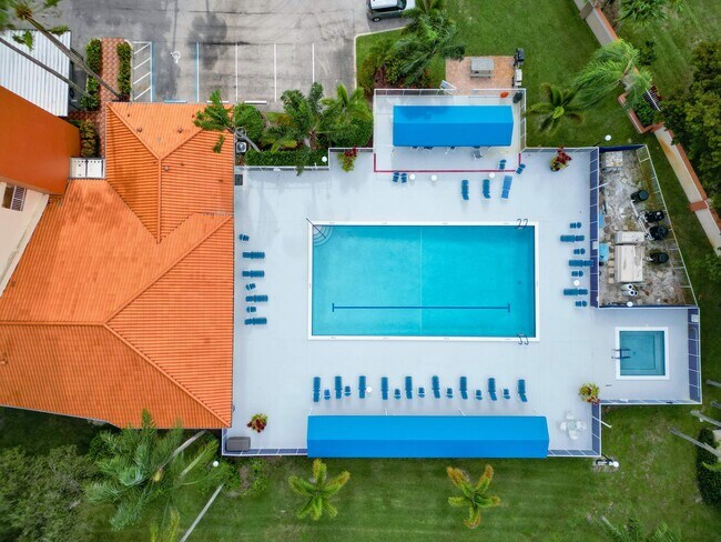 Building Photo - 7380 S Oriole Blvd