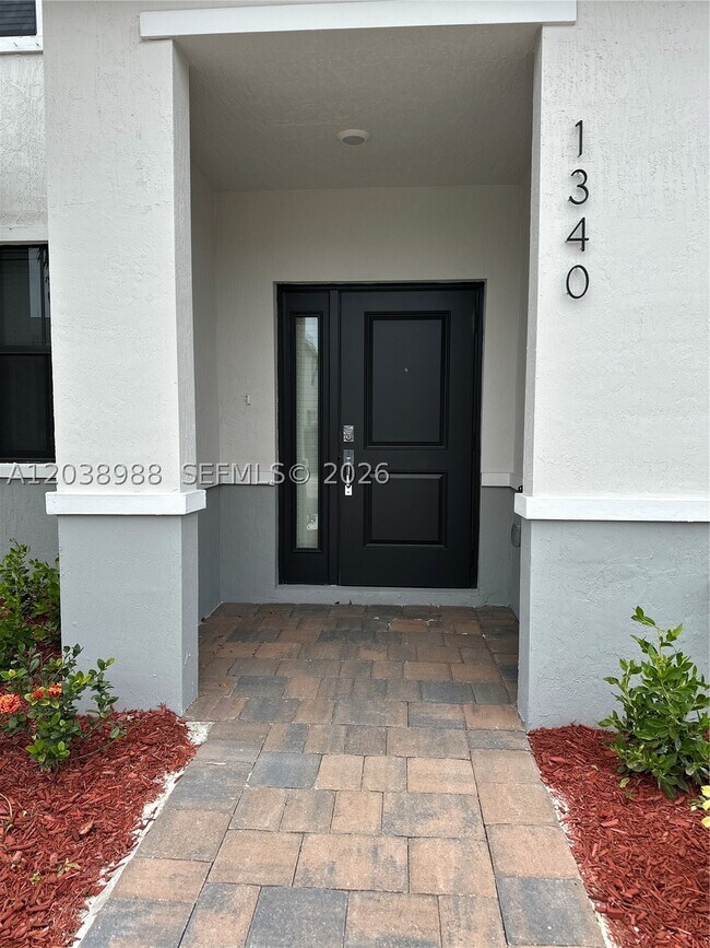 Building Photo - 1340 NE 3rd Ave