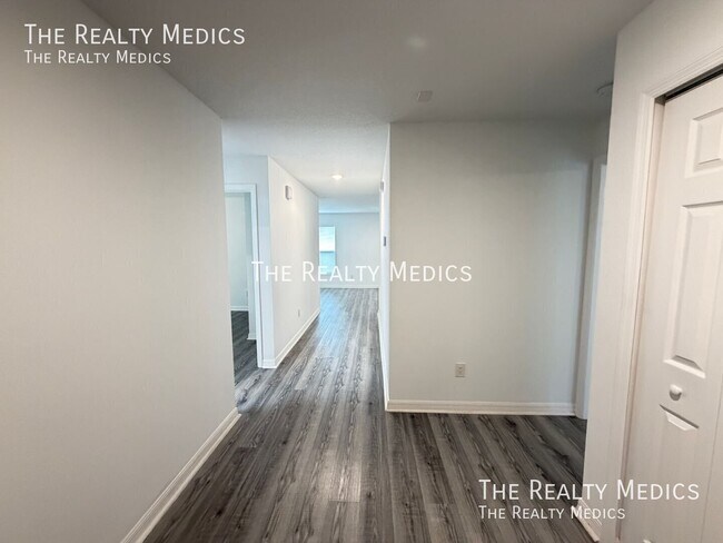 Building Photo - 13981 SW 27 Ct Rd