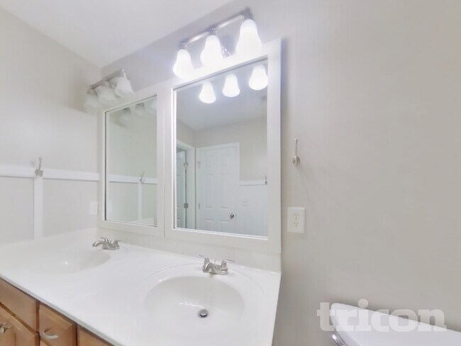 Building Photo - 3011 Deer Trail Dr