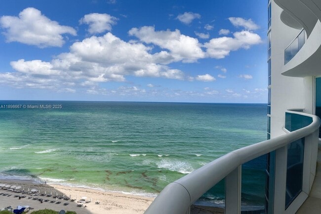 Building Photo - 15901 Collins Ave