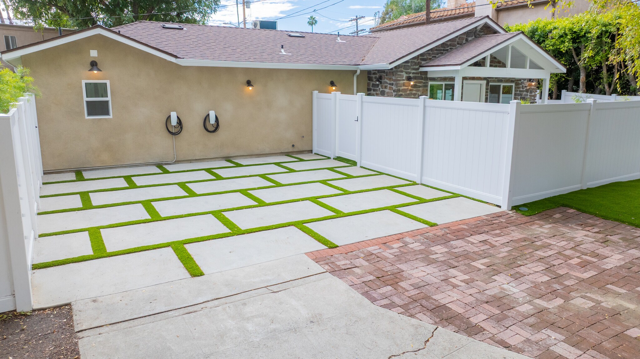 Parking Area - 14902 Hesby St