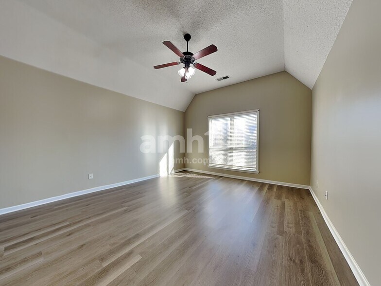 Building Photo - 1449 Albon Dr