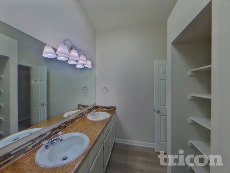 Building Photo - 3928 Smoke Tree Dr